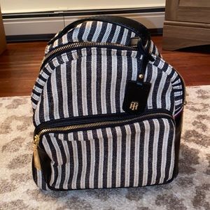 Tommy Hilfiger small book bag